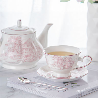 Porcelain Tea Set For Ramadan Gift Sustainable Tea Cup Teapot Saucers And Plates Gold rimmed cups