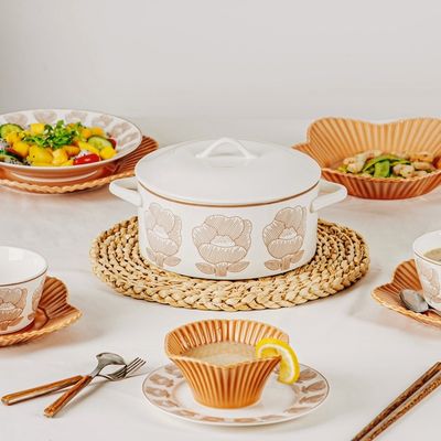 Porcelain Ceramic Type 2023 Christmas Decorations Dinnerware Set With Plant Pattern