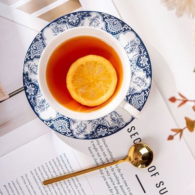 Stunning Blue And White Porcelain Tea Cup And Saucers 200ml Volume For Business Gifts
