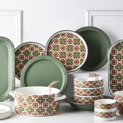 Modern Design Style Christmas Ceramic Dinner Set Under Glazed Porcelain Gift Set