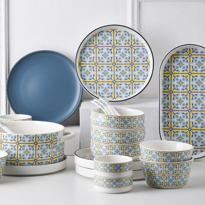 Modern Design Style Christmas Ceramic Dinner Set Under Glazed Porcelain Gift Set