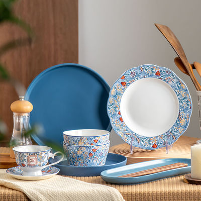 Modern Design Style Christmas Ceramic Dinner Set Under Glazed Porcelain Gift Set