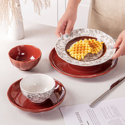 OEM And ODM  Red Glaze Christmas Dinnerware Set Ceramic Bowl Porcelain Plate For Presents Occasion