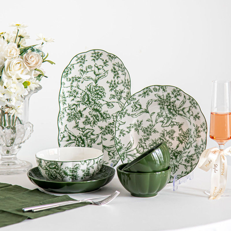 Restaurant Occasion Luxurious Green Ceramic Dinner Set With Flower Design