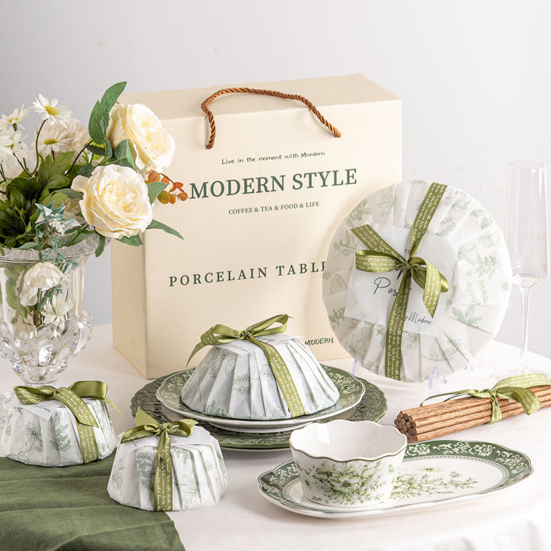 European And British Influence Green Porcelain Dinnerware Set For Sustainable Dining